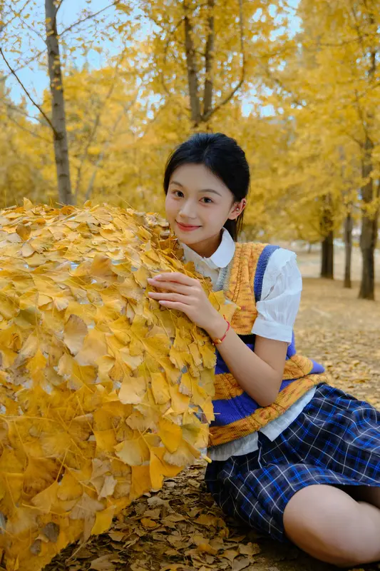 [YITUYU艺图语]2025.01.27 银杏少女 小番茄 10